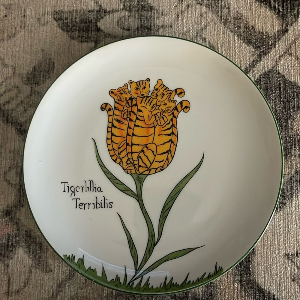 Franci Villa Vanilla Palm Beach “Tigerlilla Terribilis” plate